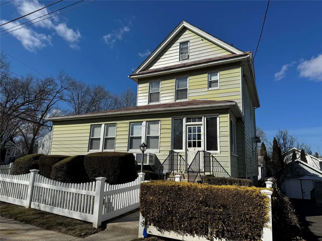 3 Poplar Avenue Pelham NY 10803
