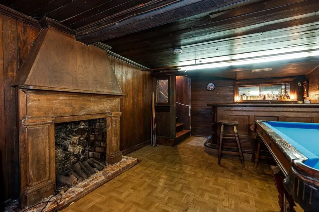 55 E Main Street Huntington NY 11743