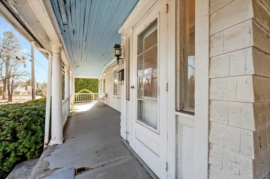 55 E Main Street Huntington NY 11743