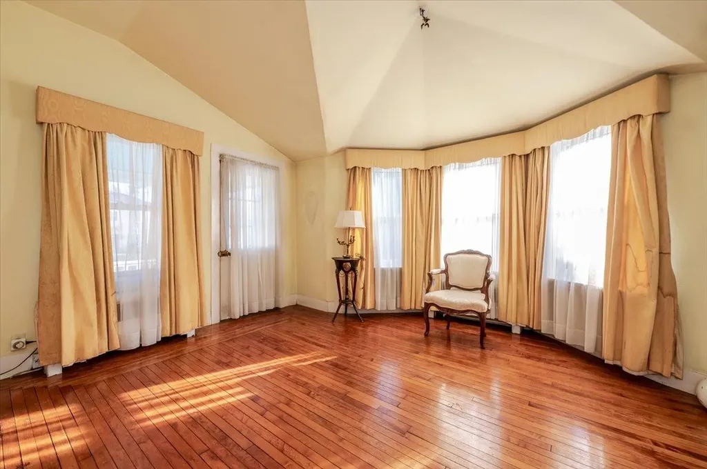 55 E Main Street Huntington NY 11743