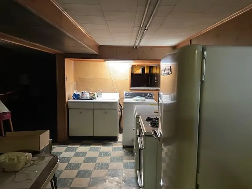 6068 60th Lane Maspeth NY 11378
