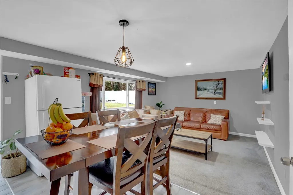 10 Sunburst Drive Deer Park NY 11729