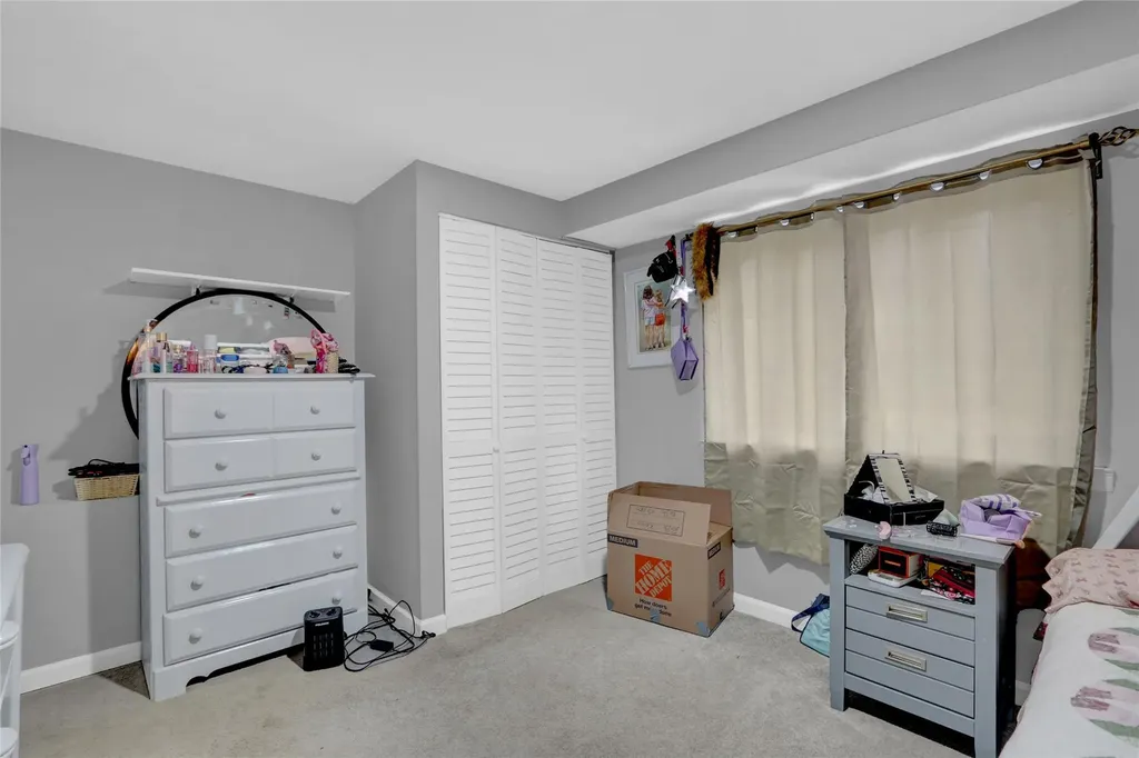 10 Sunburst Drive Deer Park NY 11729