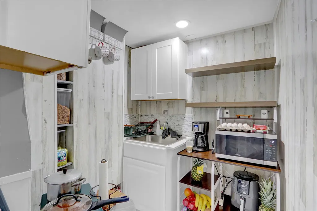 10 Sunburst Drive Deer Park NY 11729