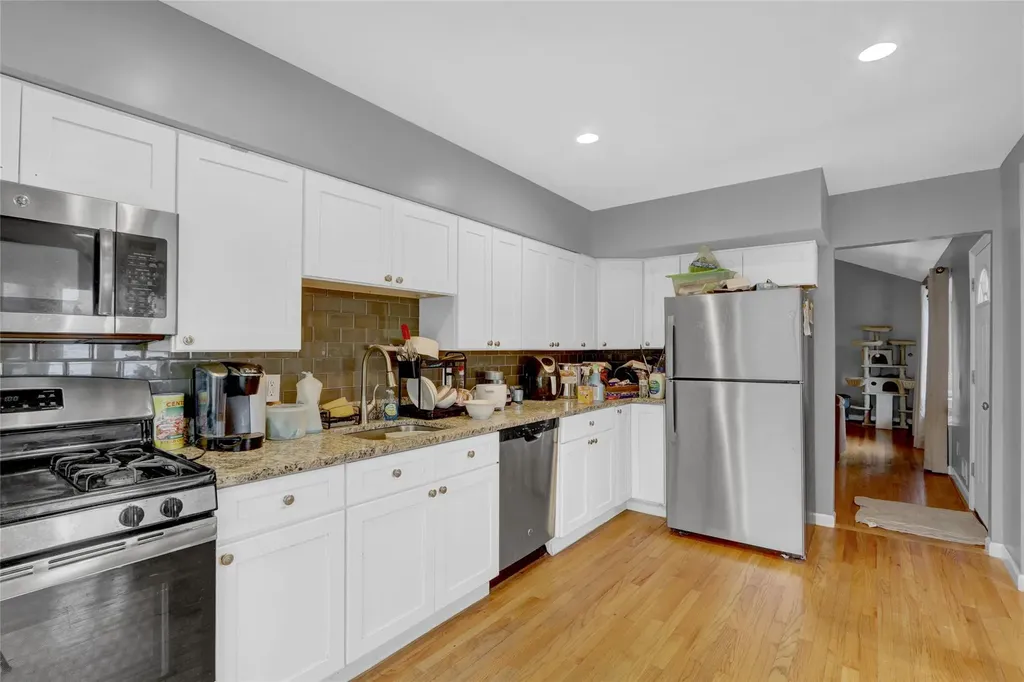 10 Sunburst Drive Deer Park NY 11729