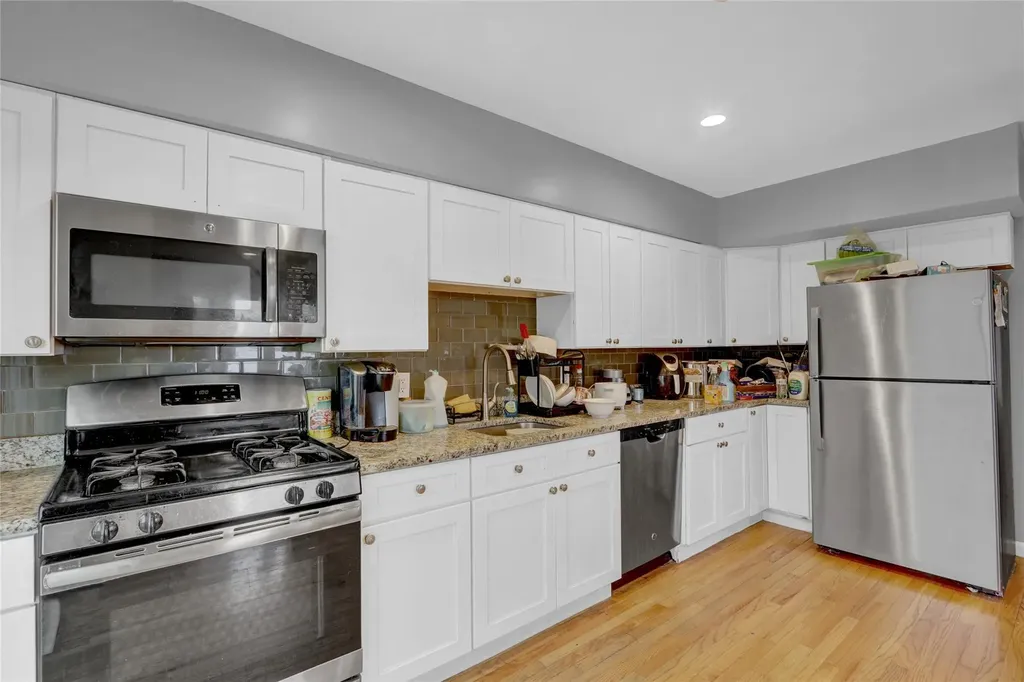 10 Sunburst Drive Deer Park NY 11729