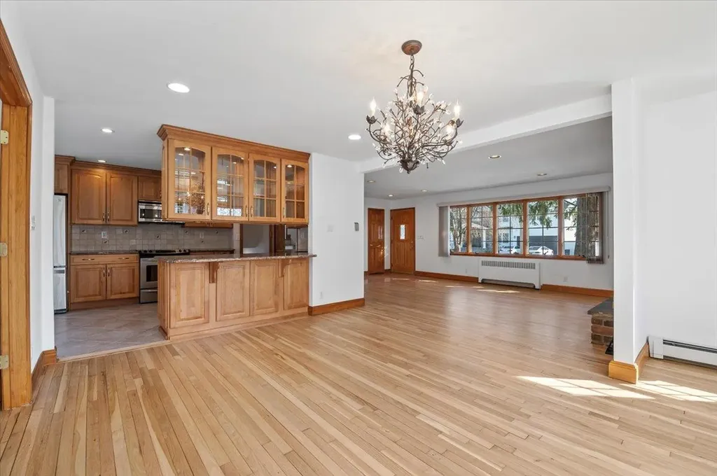 16 Hemlock Drive Syosset NY 11791