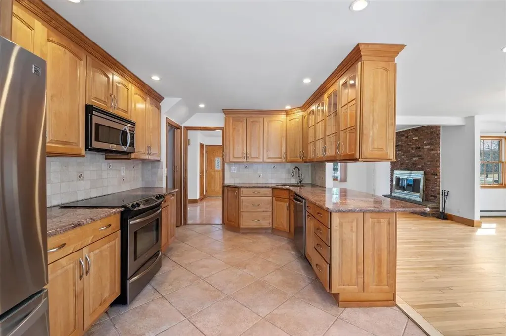 16 Hemlock Drive Syosset NY 11791