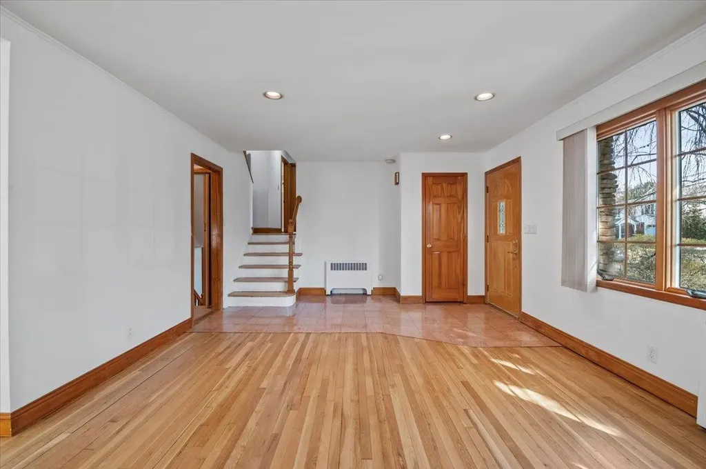 16 Hemlock Drive Syosset NY 11791