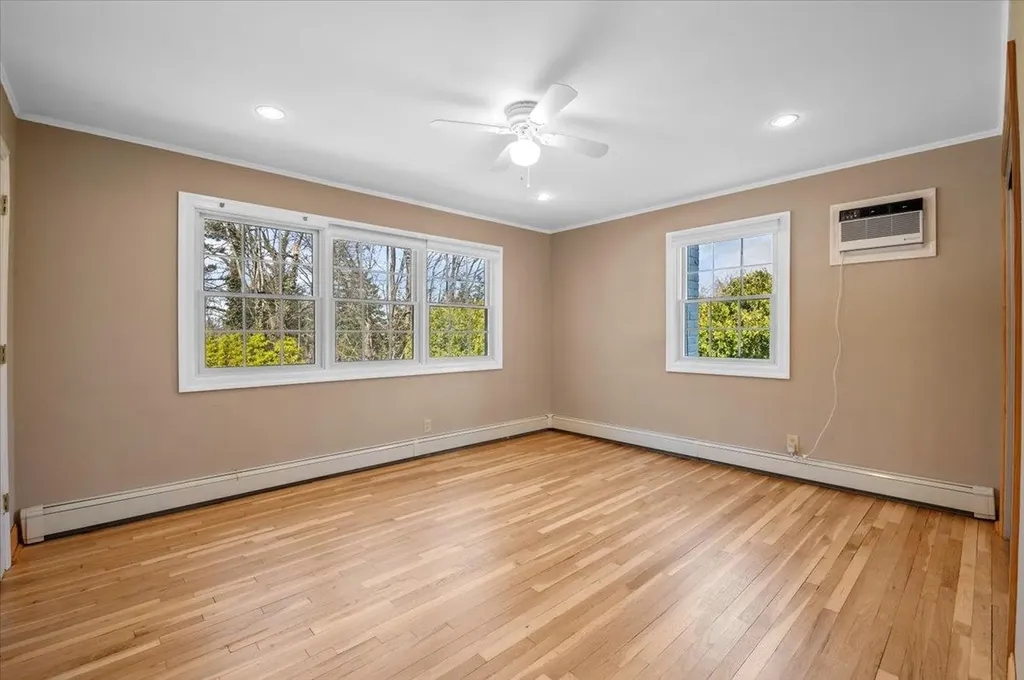 16 Hemlock Drive Syosset NY 11791