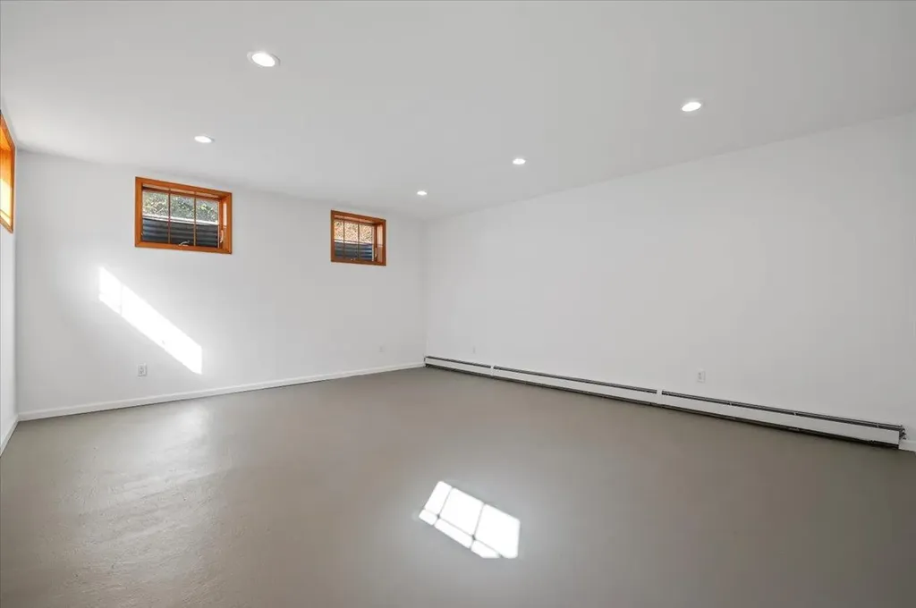 16 Hemlock Drive Syosset NY 11791