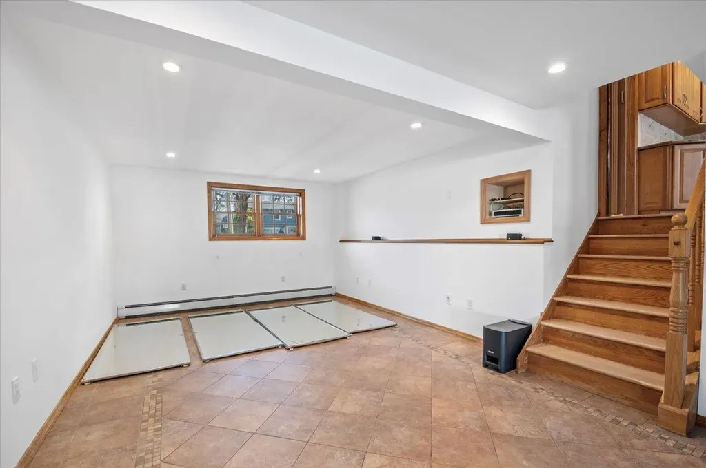 16 Hemlock Drive Syosset NY 11791