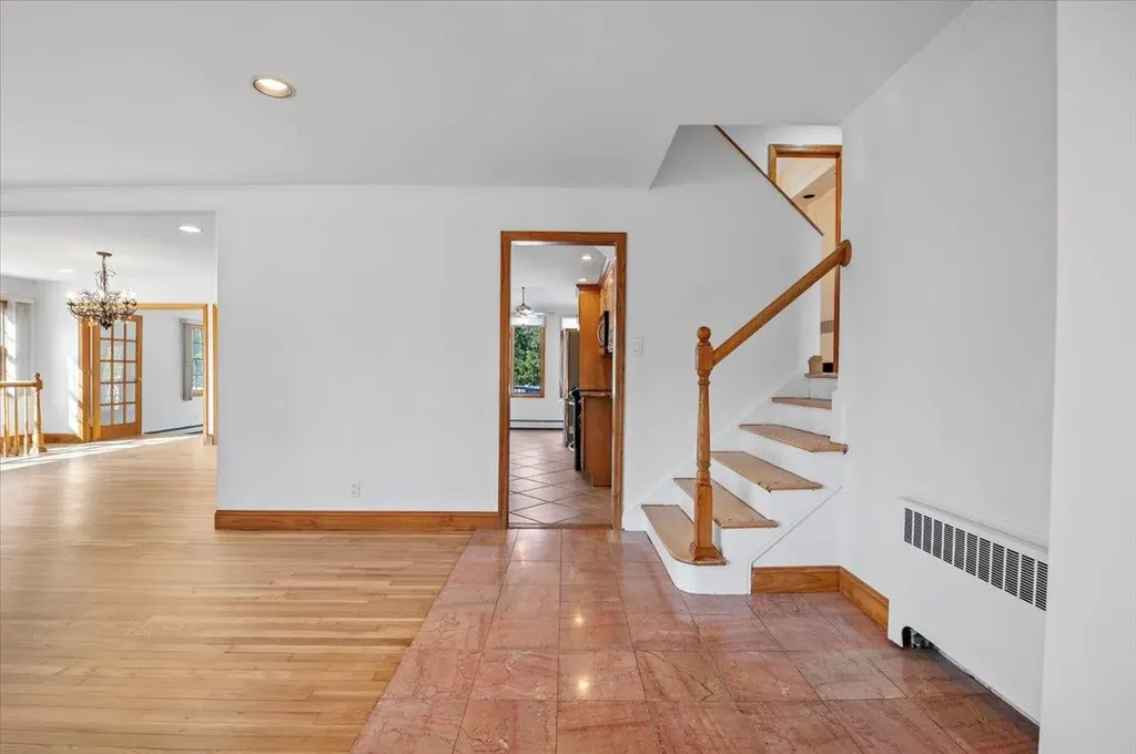 16 Hemlock Drive Syosset NY 11791