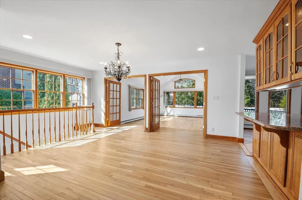 16 Hemlock Drive Syosset NY 11791