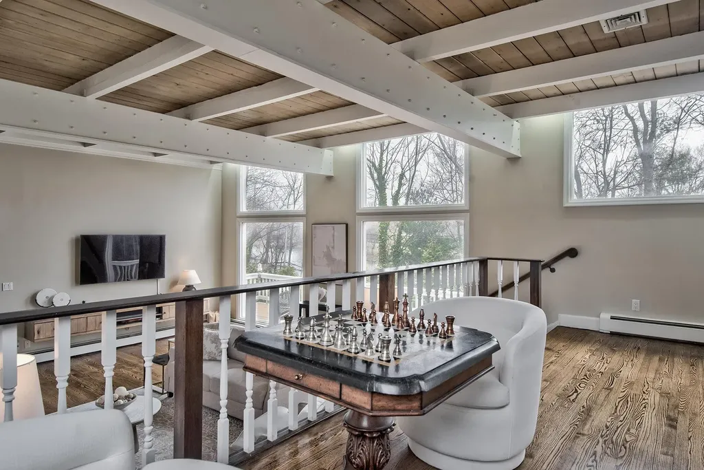 5 North Drive Manhasset NY 11030