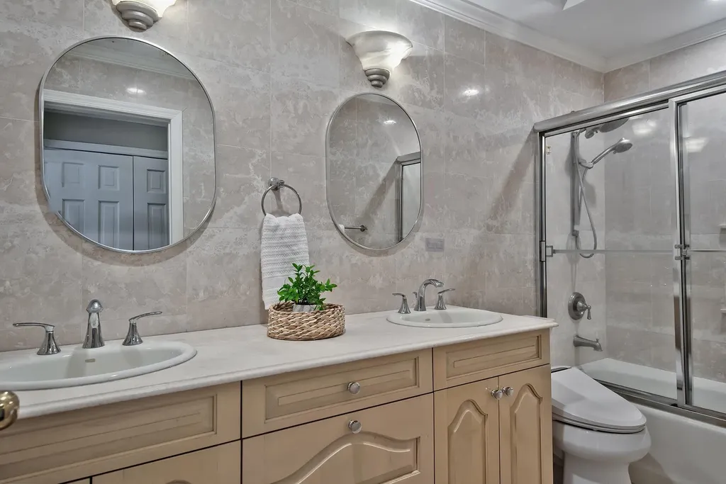 5 North Drive Manhasset NY 11030