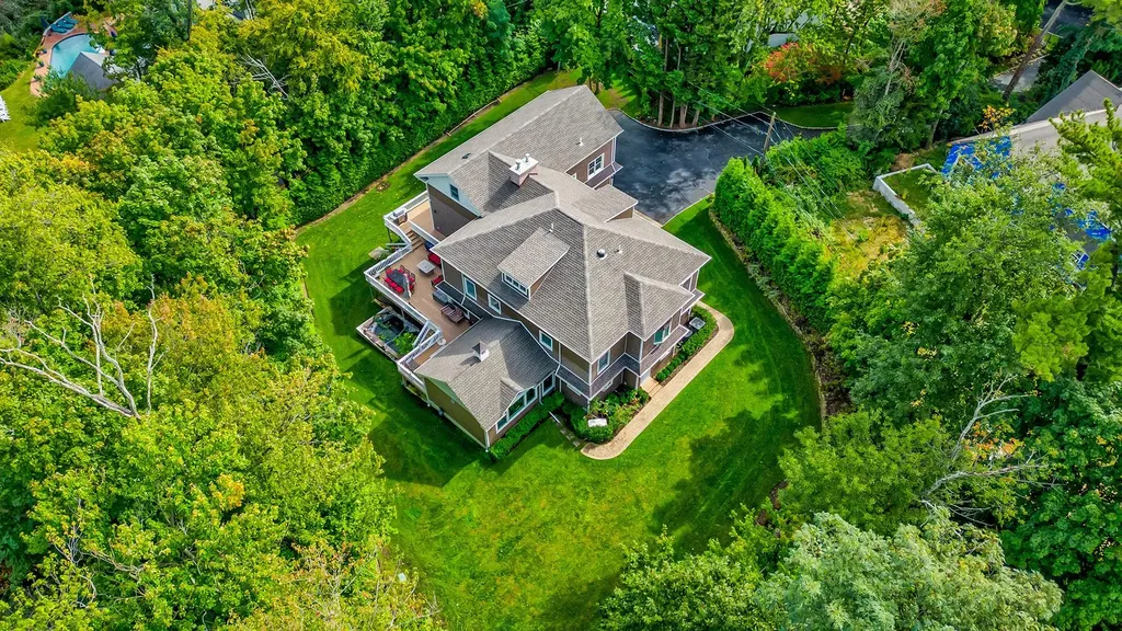 5 North Drive Manhasset NY 11030