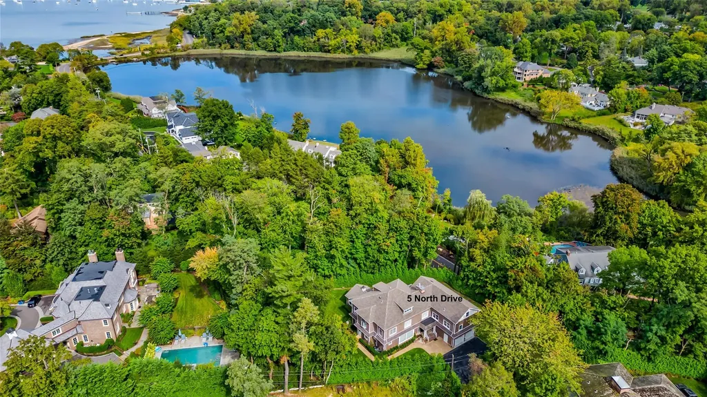 5 North Drive Manhasset NY 11030