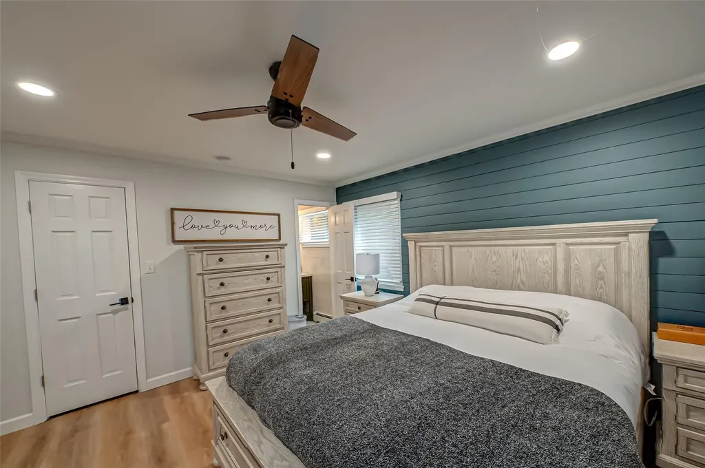 7 Loop Drive Sayville NY 11782