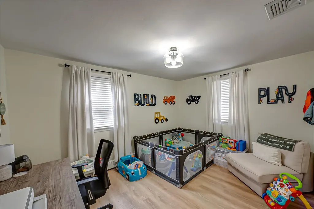 7 Loop Drive Sayville NY 11782