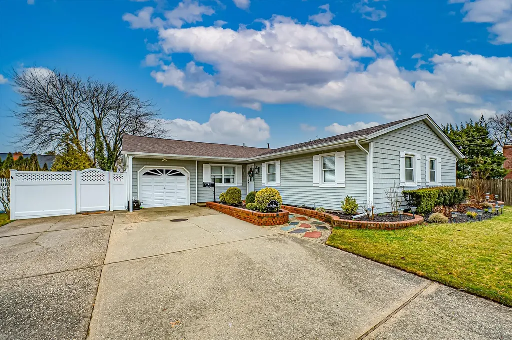 7 Loop Drive Sayville NY 11782