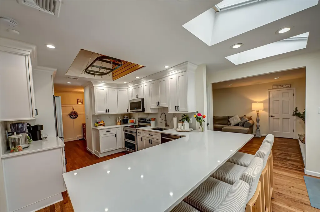 7 Loop Drive Sayville NY 11782