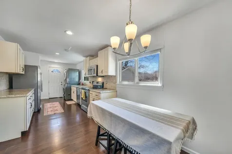 6 Dean Street Farmingdale NY 11735