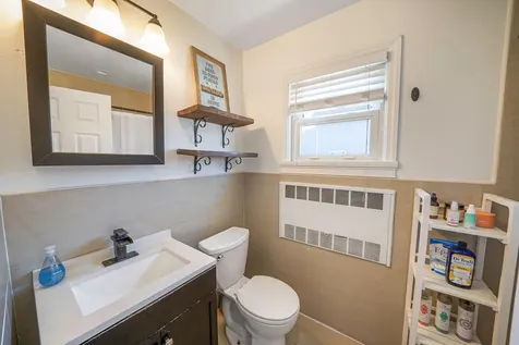 6 Dean Street Farmingdale NY 11735