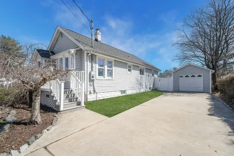 6 Dean Street Farmingdale NY 11735