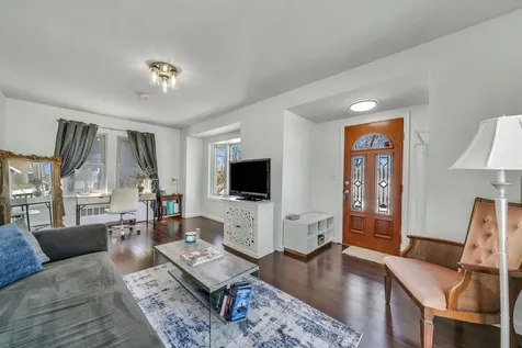 6 Dean Street Farmingdale NY 11735