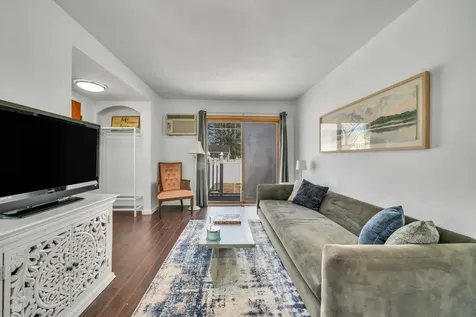 6 Dean Street Farmingdale NY 11735