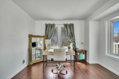 6 Dean Street Farmingdale NY 11735