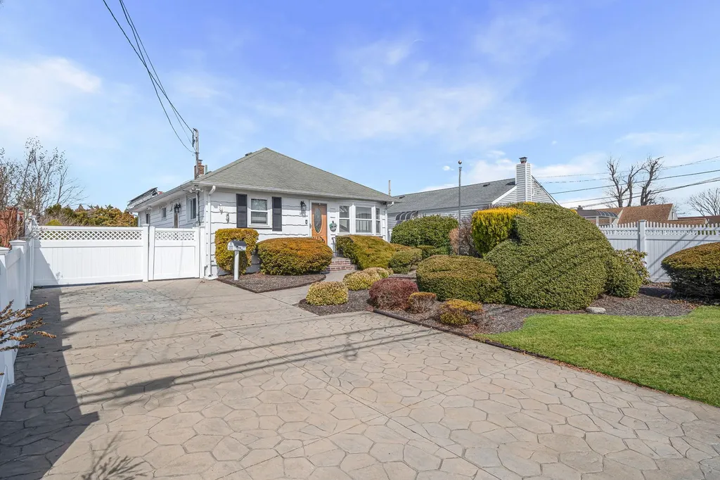 187 Islip Boulevard Islip Terrace NY 11752