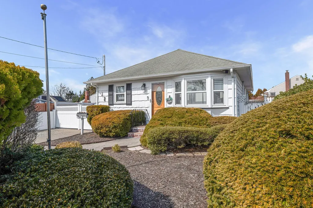187 Islip Boulevard Islip Terrace NY 11752