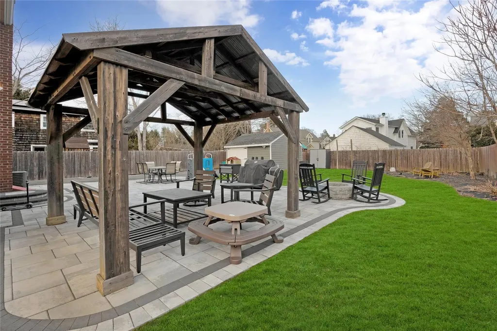 91 Union Avenue Islip NY 11751