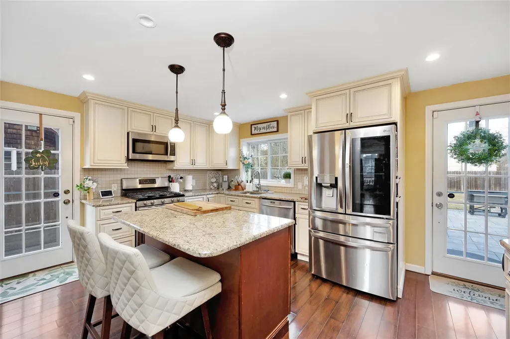 91 Union Avenue Islip NY 11751