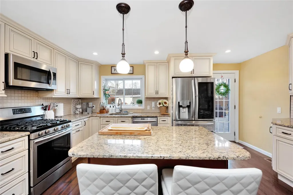 91 Union Avenue Islip NY 11751