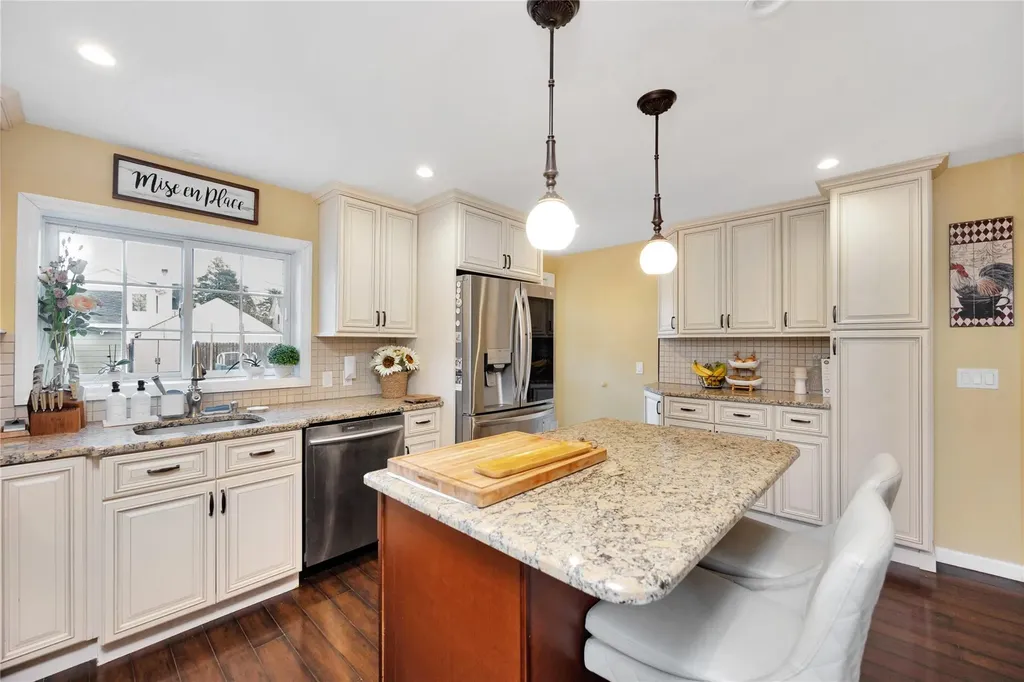 91 Union Avenue Islip NY 11751