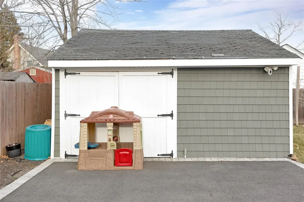 91 Union Avenue Islip NY 11751