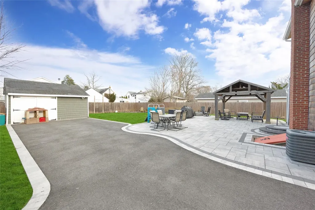91 Union Avenue Islip NY 11751