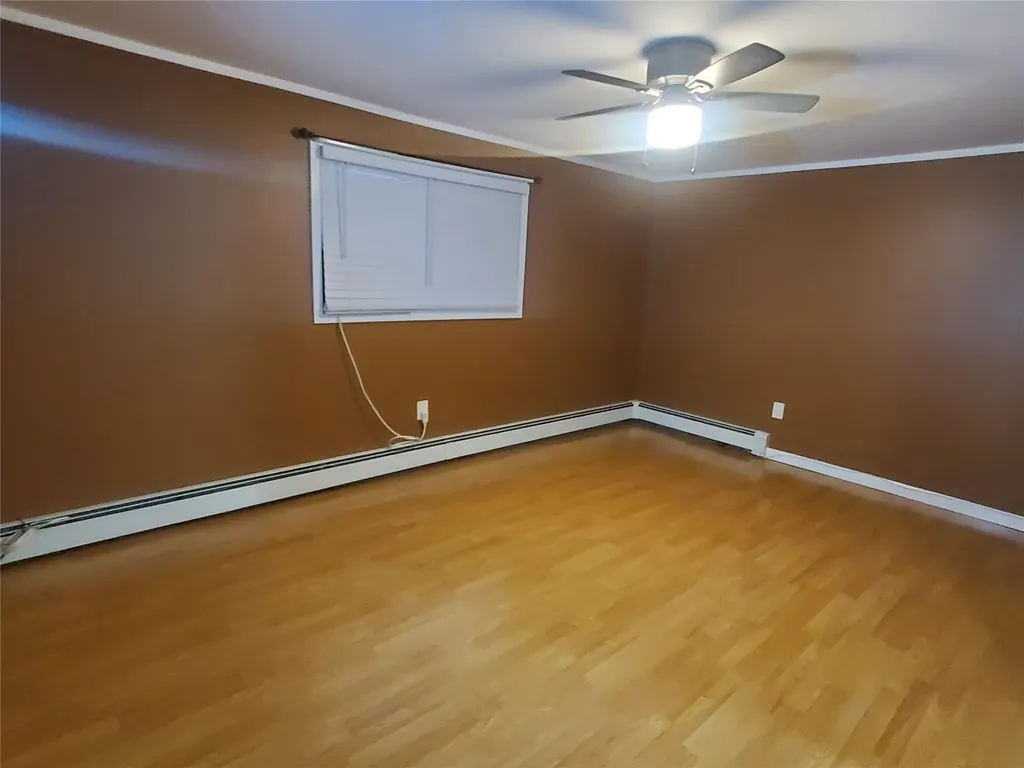 155 S 15th Street Lindenhurst NY 11757