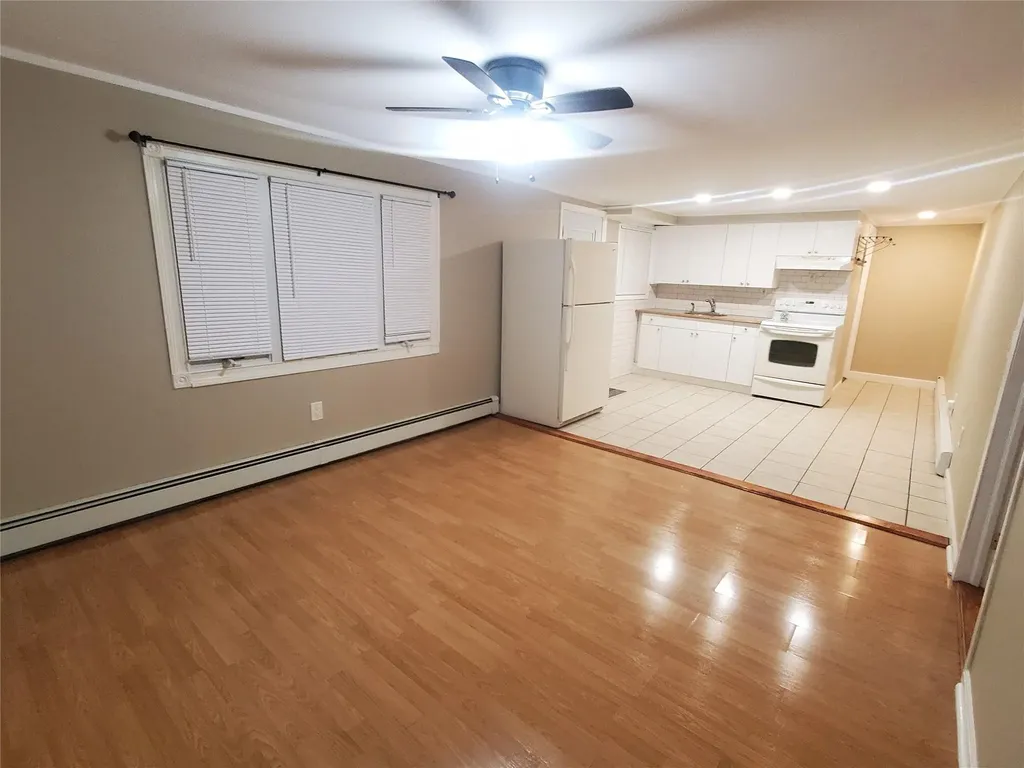 155 S 15th Street Lindenhurst NY 11757
