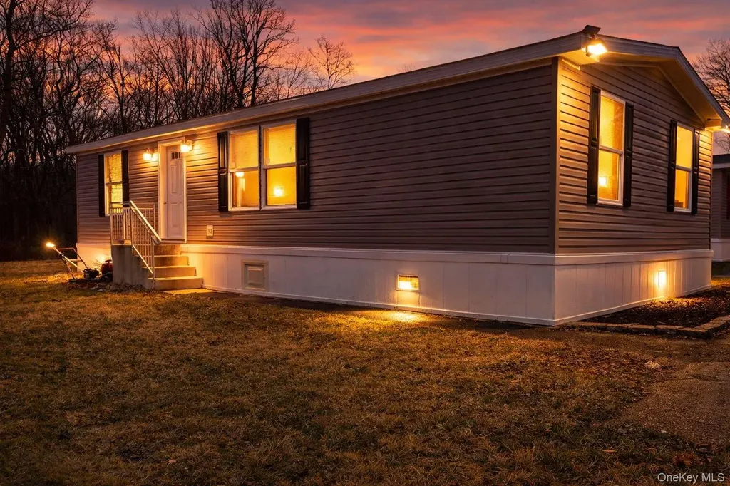 20 Shore Lane Burlingham NY 12722