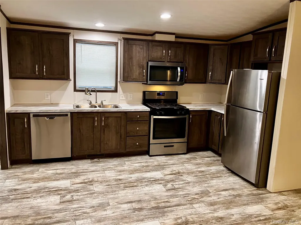 20 Shore Lane Burlingham NY 12722