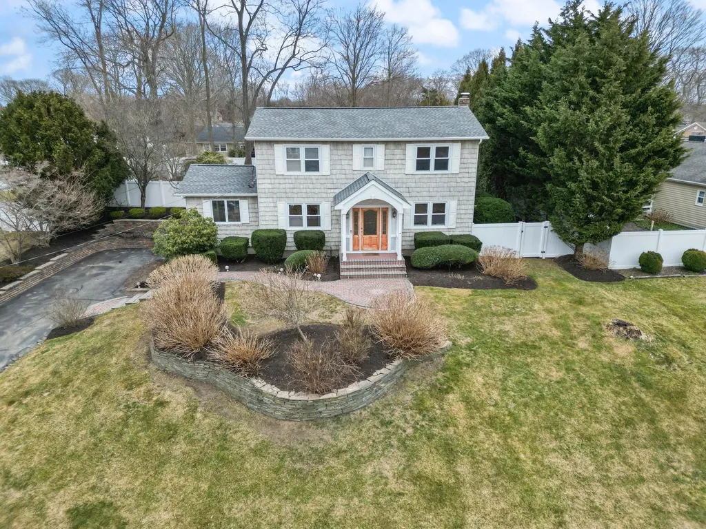 20 Hemlock Drive Miller Place NY 11764