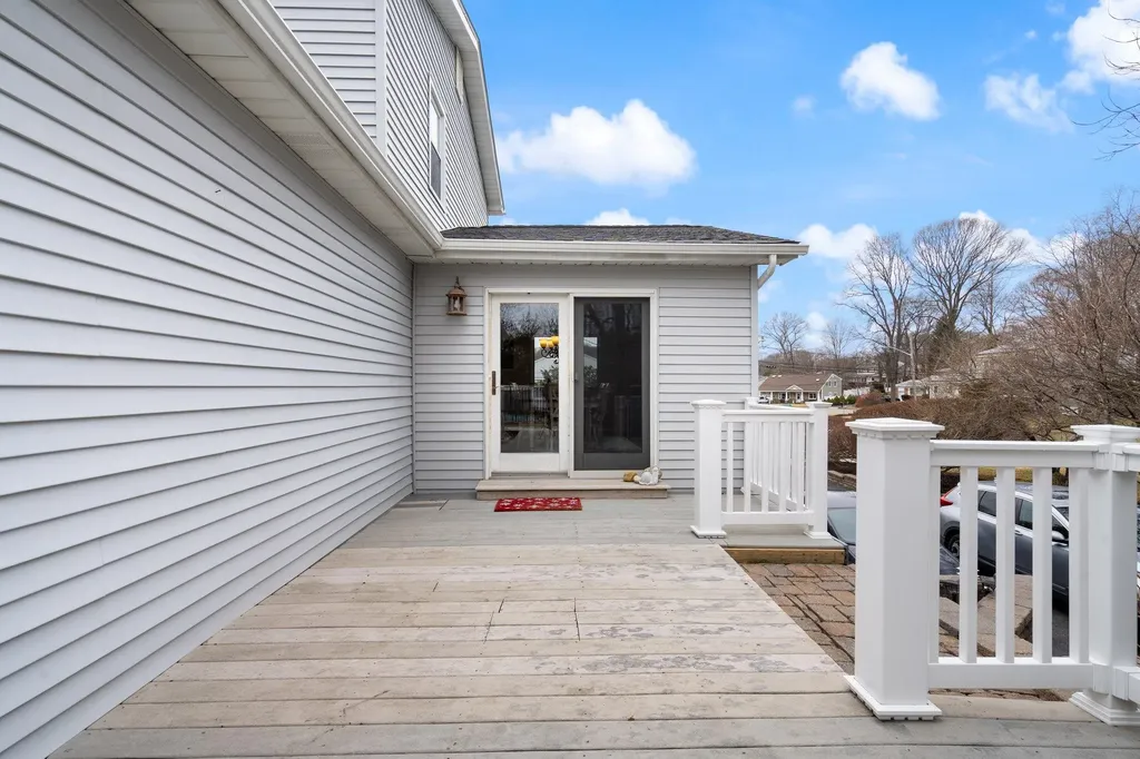 20 Hemlock Drive Miller Place NY 11764