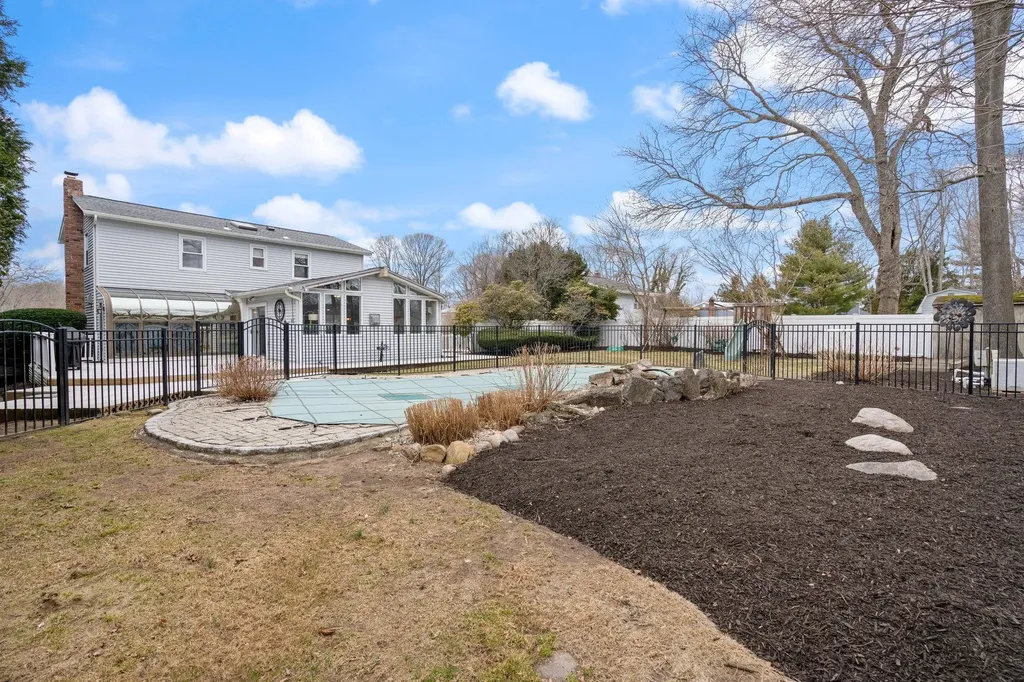 20 Hemlock Drive Miller Place NY 11764