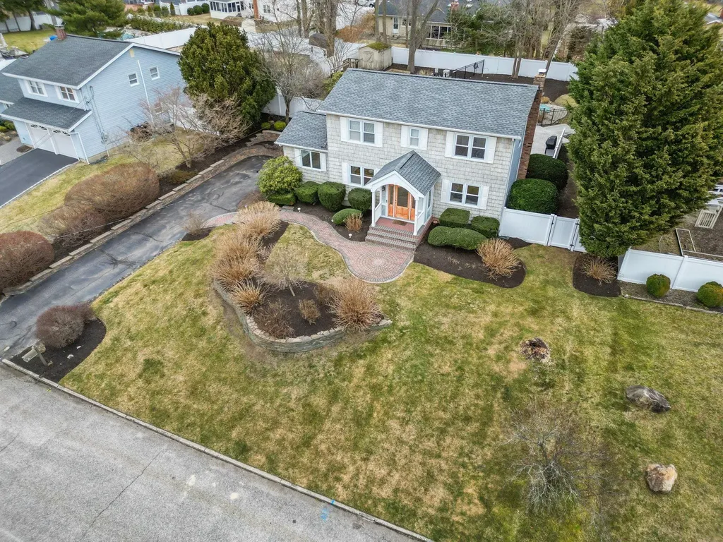 20 Hemlock Drive Miller Place NY 11764