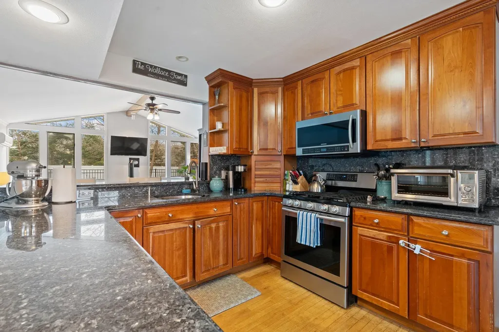 20 Hemlock Drive Miller Place NY 11764