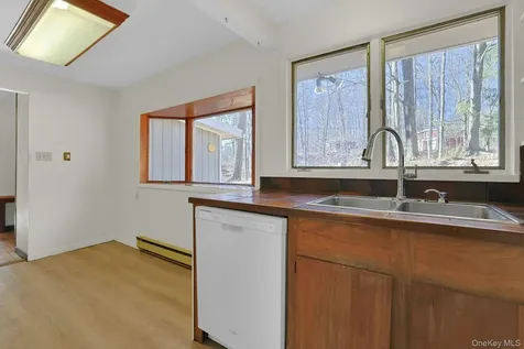 35 Mountain Trail Croton-on-hudson NY 10520